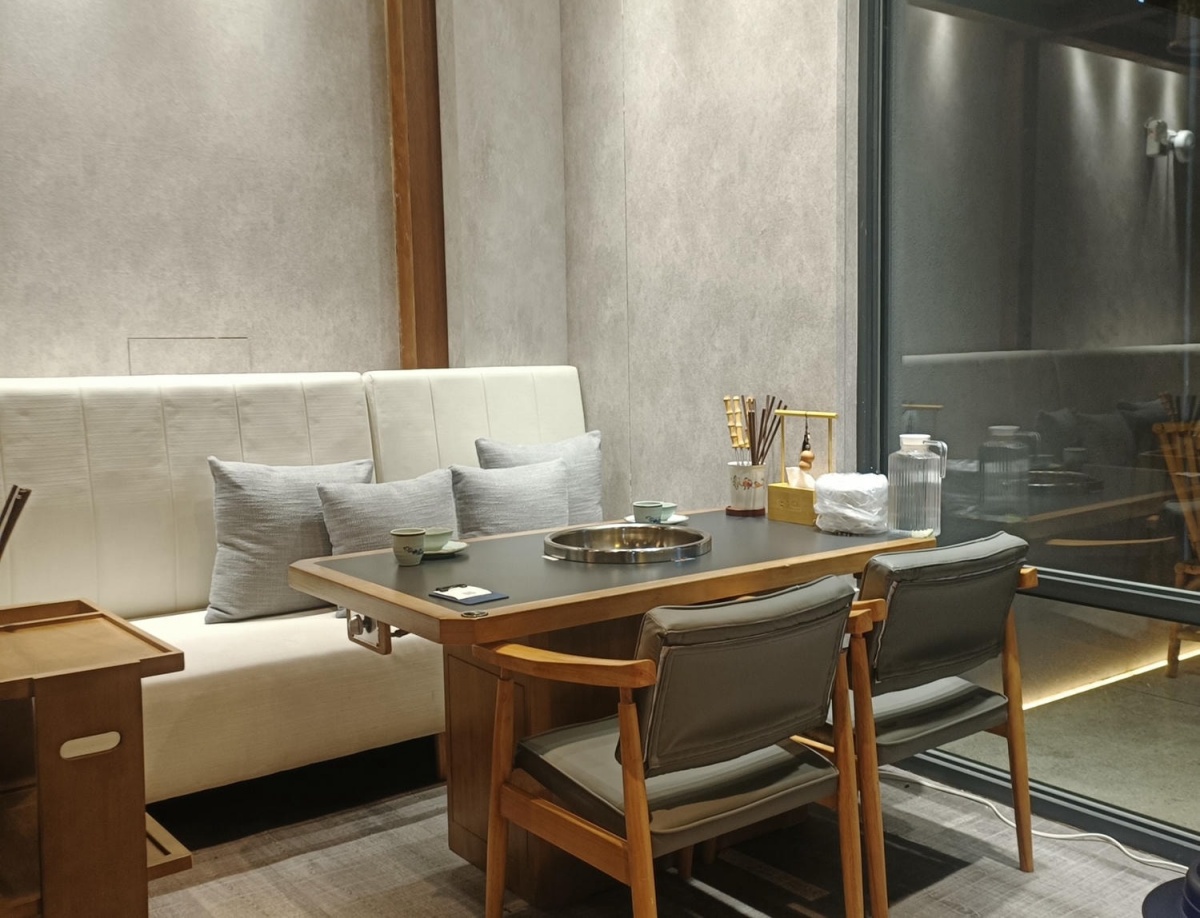 台灣也有正宗爆辣「重慶火鍋」！老饕激推靈魂必點一次看，茶湯、小菜免費續