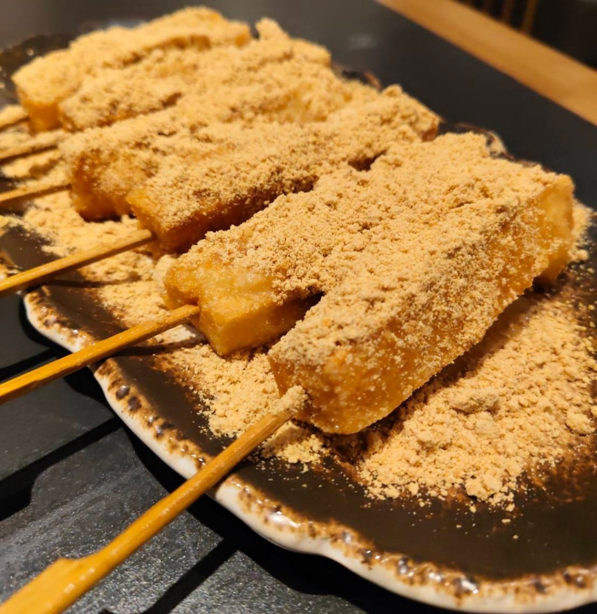 台灣也有正宗爆辣「重慶火鍋」！老饕激推靈魂必點一次看，茶湯、小菜免費續