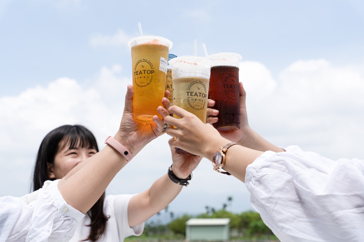 【食尚手搖祭】茶飲界米其林認證！TEA TOP買一送一，一次爽喝原汁果茶、日月潭紅茶