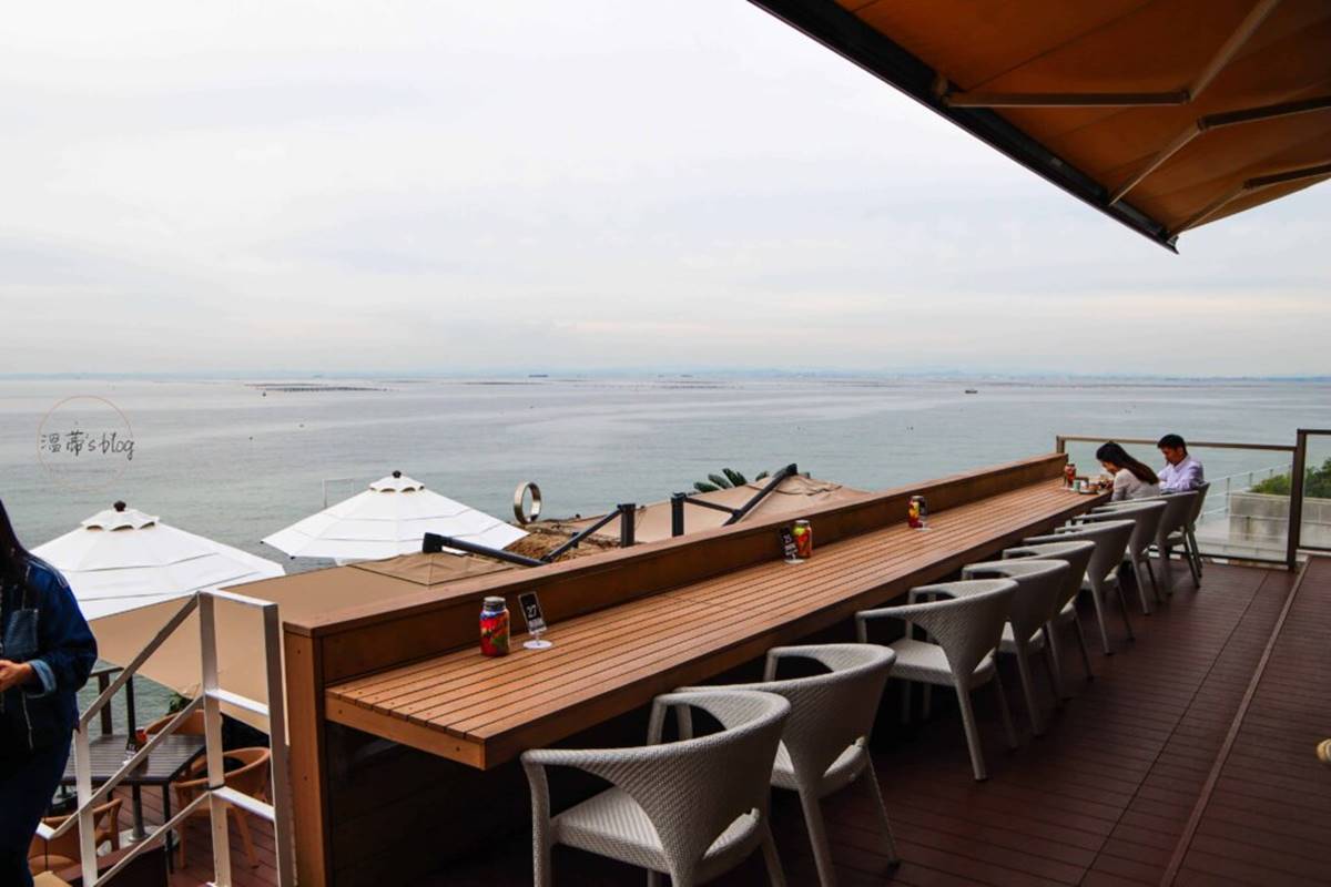 IG暴紅熱點!坐落「海景第一排」鬆餅店,還能打卡天空階梯、巨大鞦韆 IG暴紅熱點!坐落「海景第一排」鬆餅店,還能打卡天空階梯、巨大鞦韆