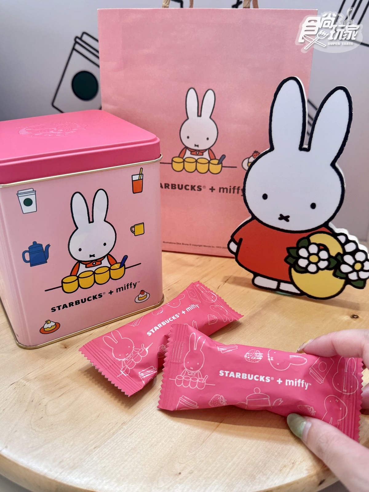 米飛兔綠圍裙娃娃太Q!「星巴克xmiffy」10款周邊開箱,端午禮盒買一送一券 米飛兔綠圍裙娃娃太Q!「星巴克xmiffy」10款周邊開箱,端午禮盒買一送一券