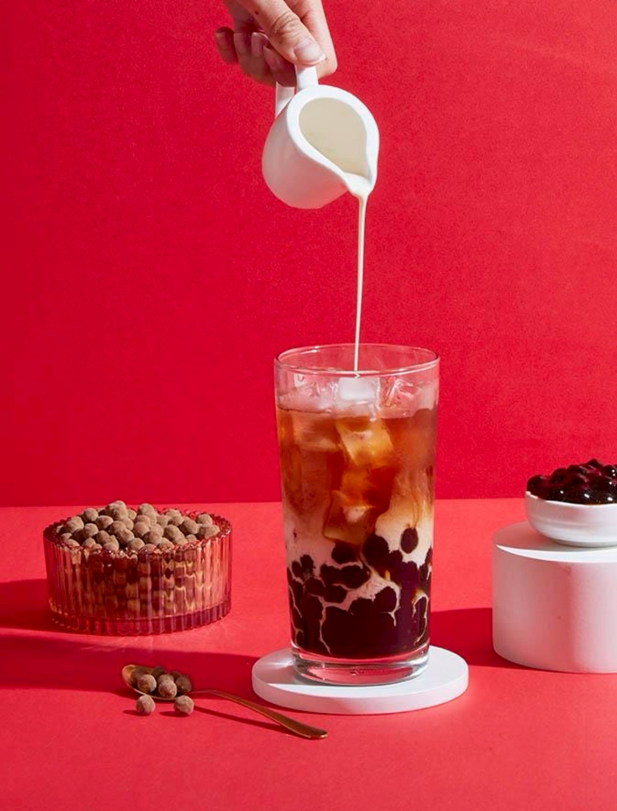 【食尚手搖祭】「舞讚」買一送一！超鮮醇手作鳳梨冰茶、每口都有果粒