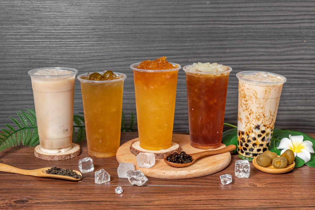 【食尚手搖祭】「舞讚」買一送一！超鮮醇手作鳳梨冰茶、每口都有果粒