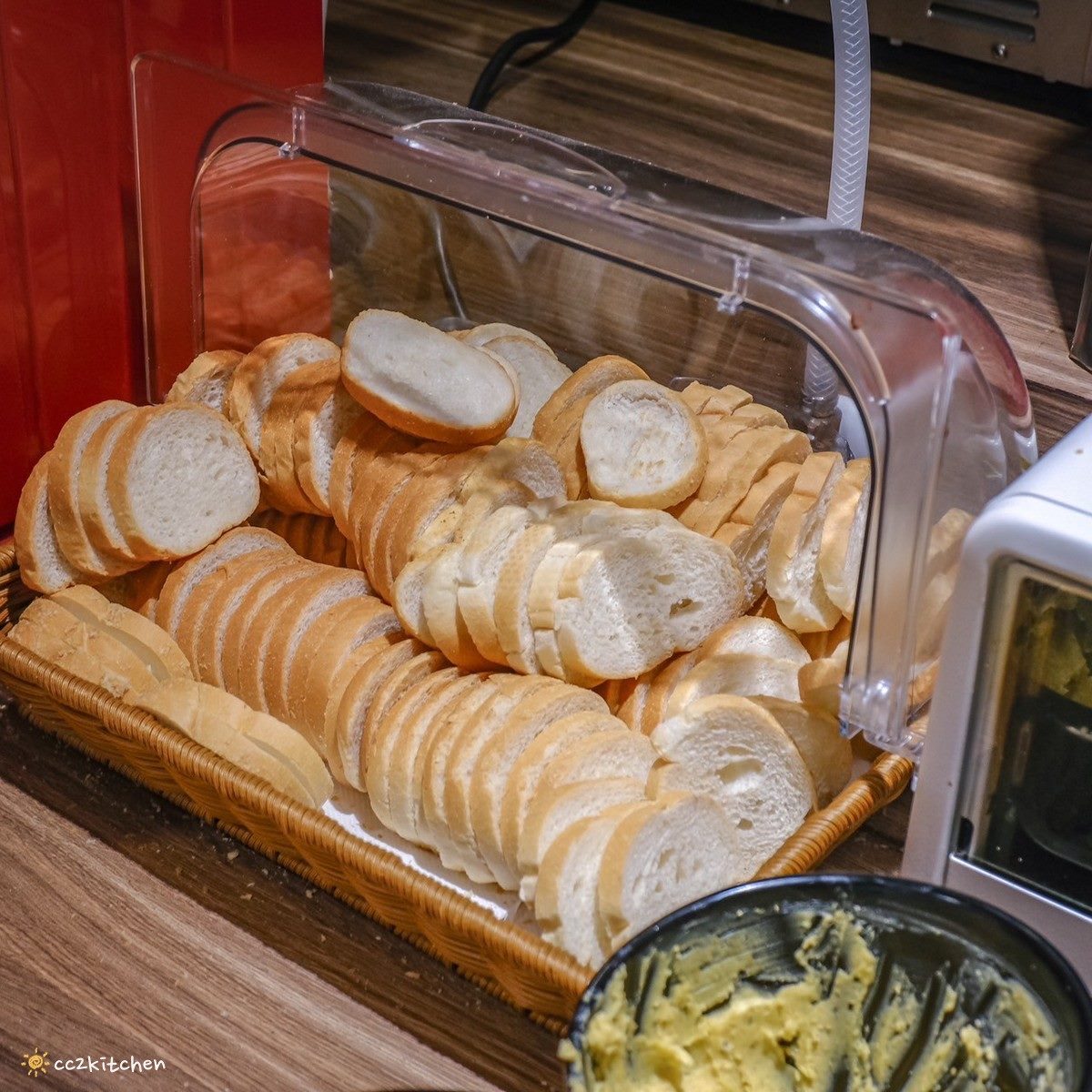 299元牛排＋自助吧吃到飽！「貴族世家mini」全台５分店，披薩、炸物無限夾