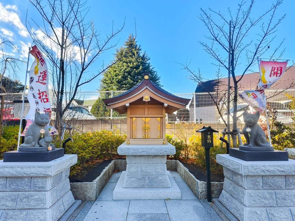貓奴們衝啊!東京1300年「貓咪神社」,絕美「黑貓黎明御守」必收藏 貓奴們衝啊!東京1300年「貓咪神社」,絕美「黑貓黎明御守」必收藏