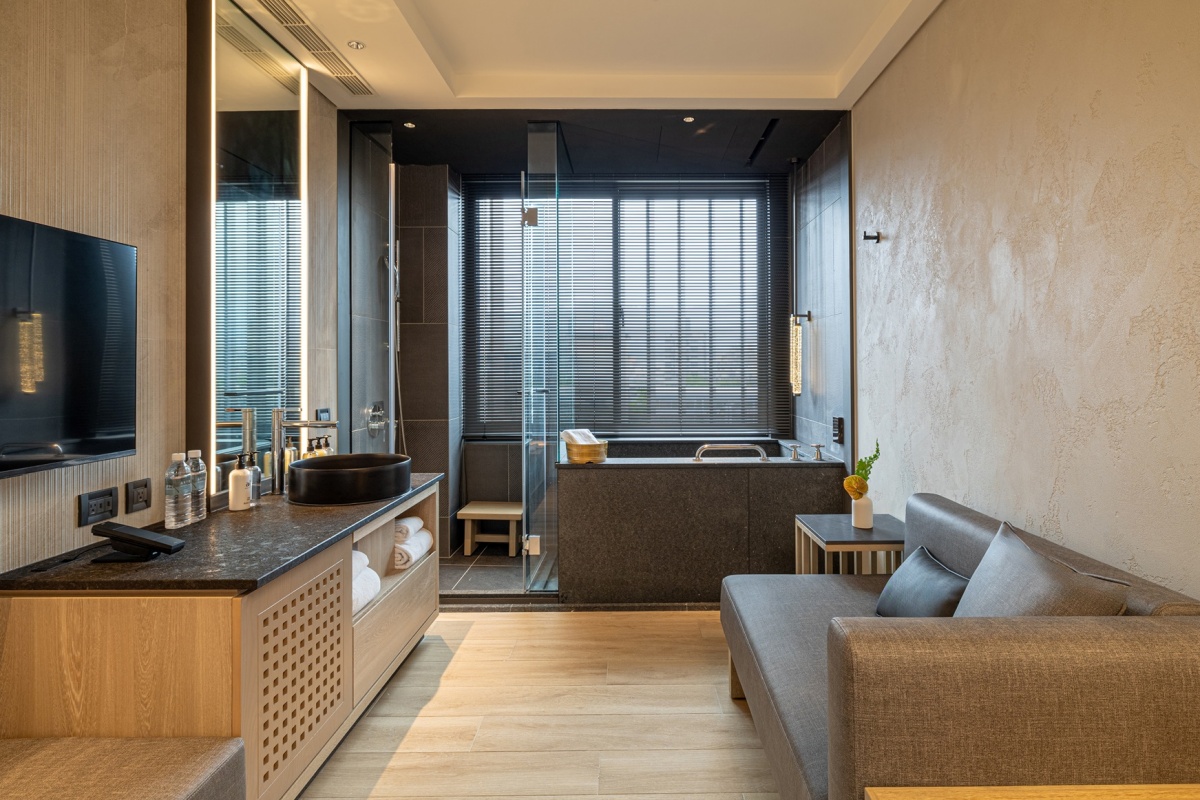 超殺線上旅展開賣！雙城套券下殺２折、泡湯買４送１，消費滿額再抽吸塵器