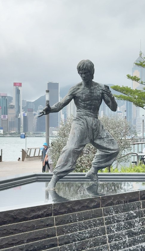 帶爸媽打卡香港必做3件事！經典港風精緻行，這家「下午茶天花板」必吃