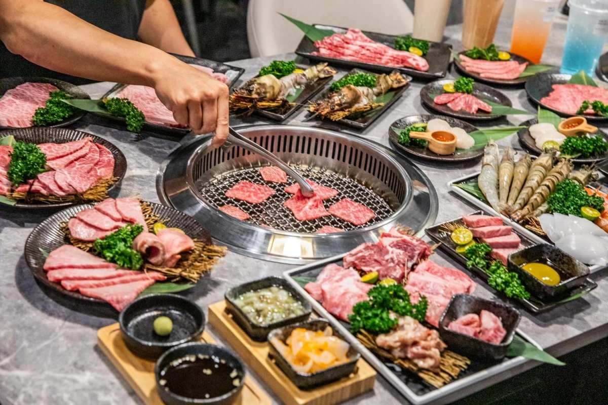 加99元和牛吃到飽!地表最強「燒肉吃到飽」手搖搬進店,手臂蝦、生蠔無限吃 加99元和牛吃到飽!地表最強「燒肉吃到飽」手搖搬進店,手臂蝦、生蠔無限吃