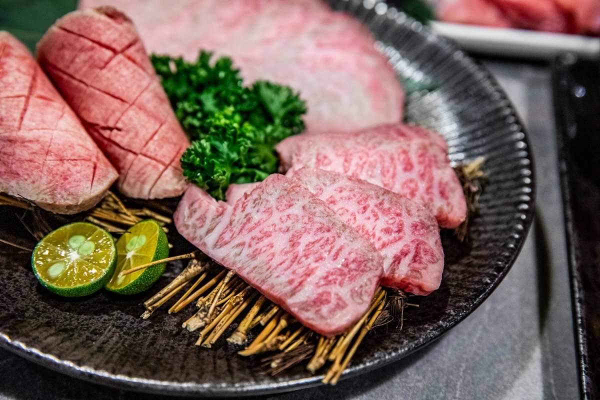 加99元和牛吃到飽!地表最強「燒肉吃到飽」手搖搬進店,手臂蝦、生蠔無限吃 加99元和牛吃到飽!地表最強「燒肉吃到飽」手搖搬進店,手臂蝦、生蠔無限吃