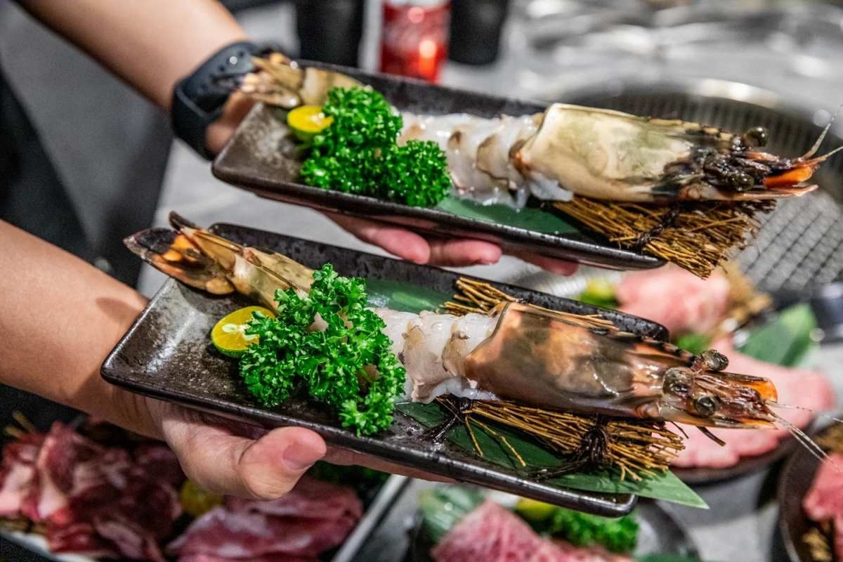加99元和牛吃到飽!地表最強「燒肉吃到飽」手搖搬進店,手臂蝦、生蠔無限吃 加99元和牛吃到飽!地表最強「燒肉吃到飽」手搖搬進店,手臂蝦、生蠔無限吃