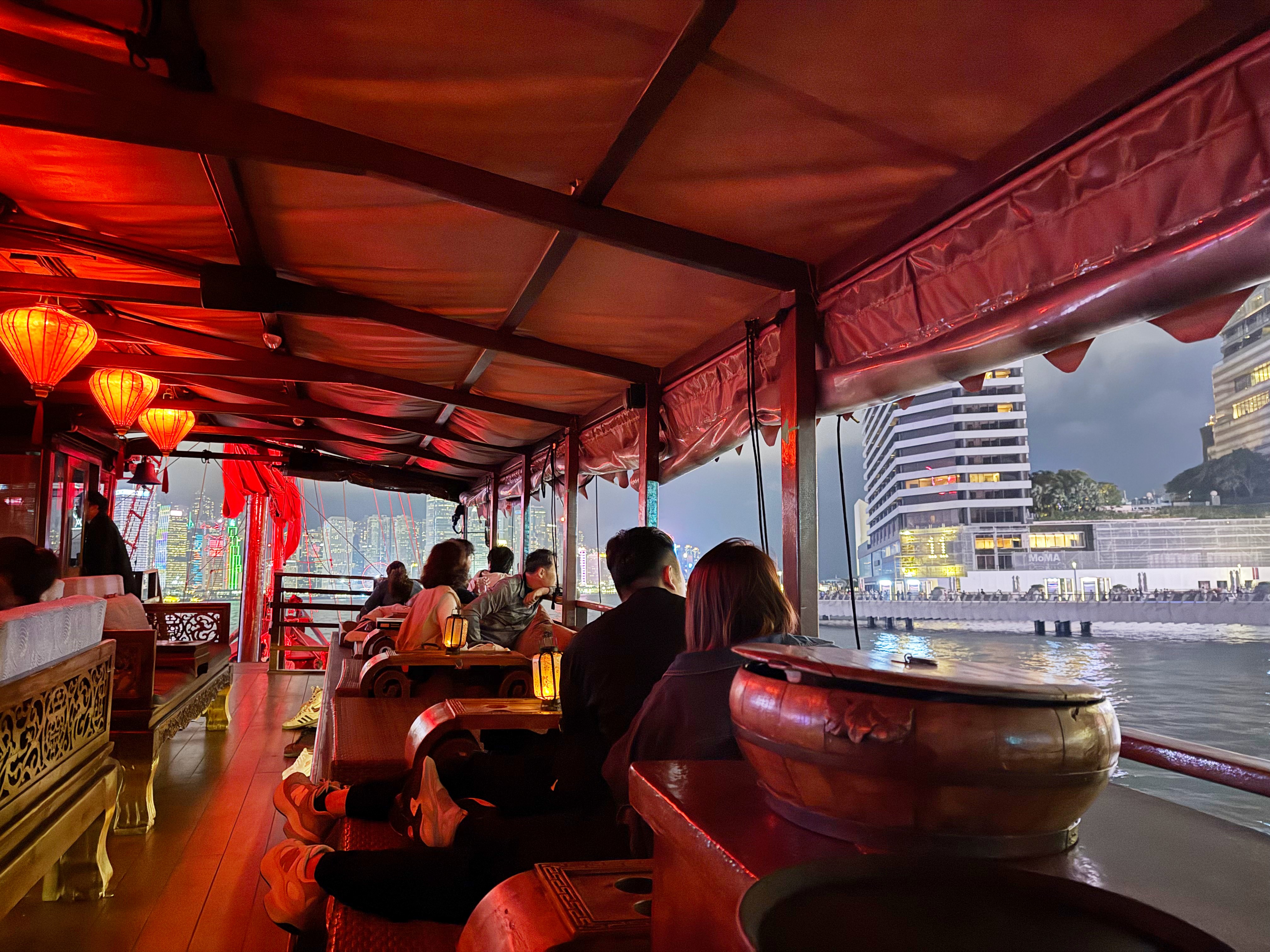 從這些角度看，你沒見過的香港！陸海空遊覽浪漫香江，解放雙腿玩得更盡興