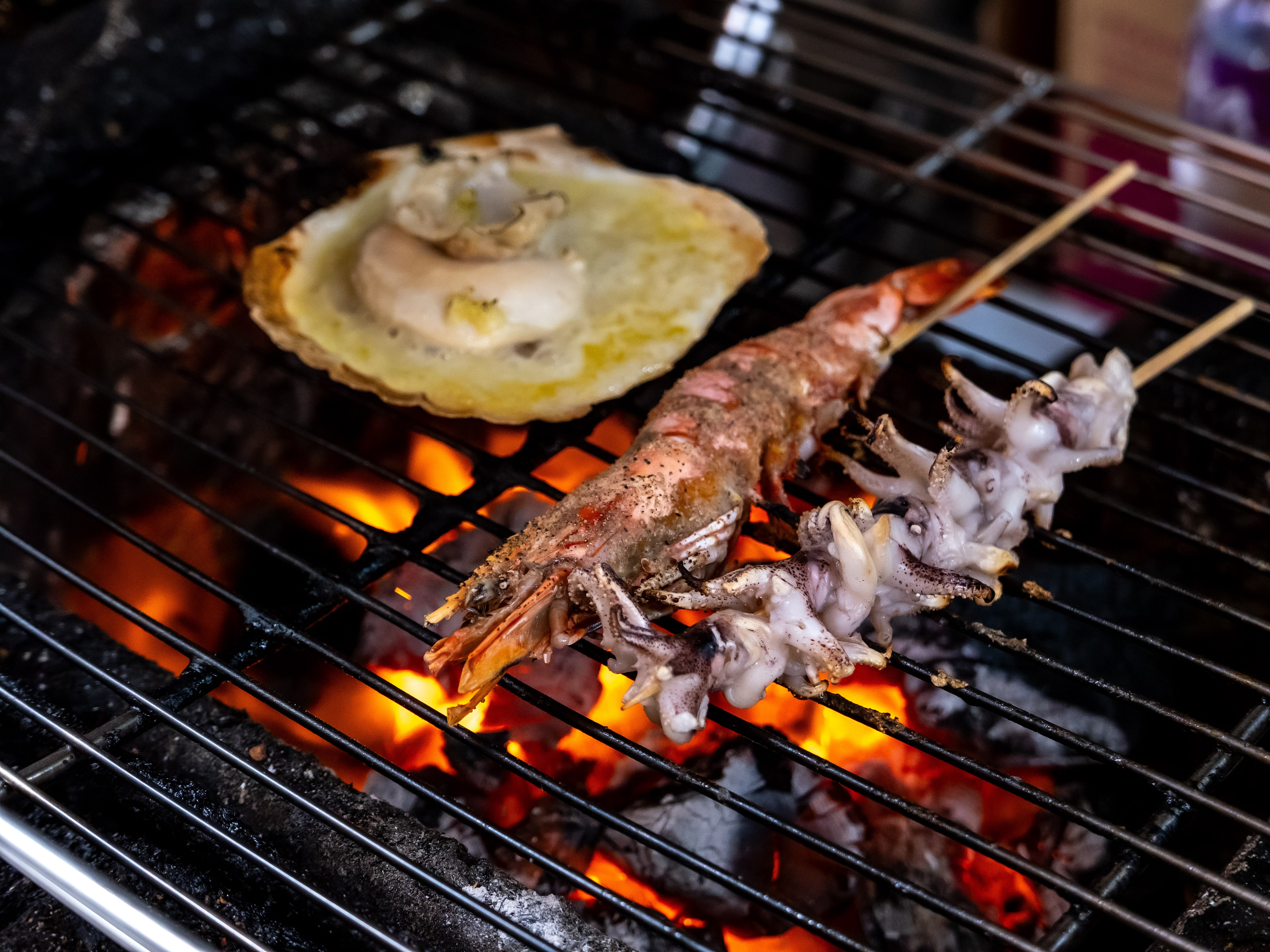 隱藏景點大公開！大澳漁村悠閒慢活，蝦豬餅、現烤海鮮讓人一試成主顧