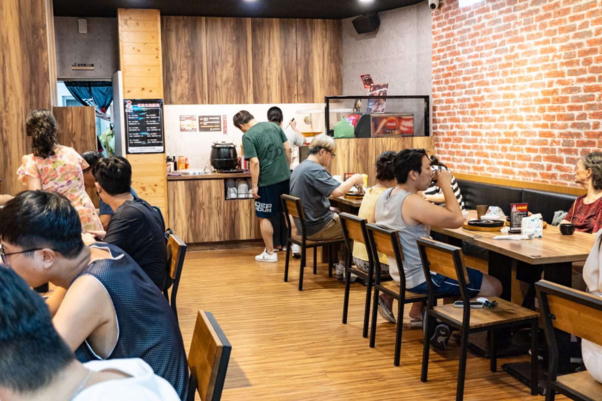230元排餐+自助吧吃到飽!在地人大推「高CP值牛排」,羅宋湯、甜點無限續 230元排餐+自助吧吃到飽!在地人大推「高CP值牛排」,羅宋湯、甜點無限續