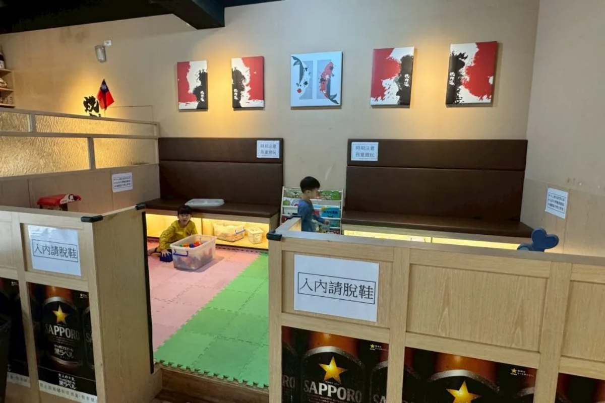 全台第一家軌道火烤兩吃！頂級海陸食材吃到飽689元起，加價啤酒無限暢飲