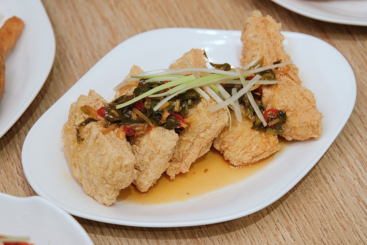 點餐享椰湯拉麵半價!高CP蔬食店推「臭豆腐水餃」,再送自助吧吃到飽 點餐享椰湯拉麵半價!高CP蔬食店推「臭豆腐水餃」,再送自助吧吃到飽