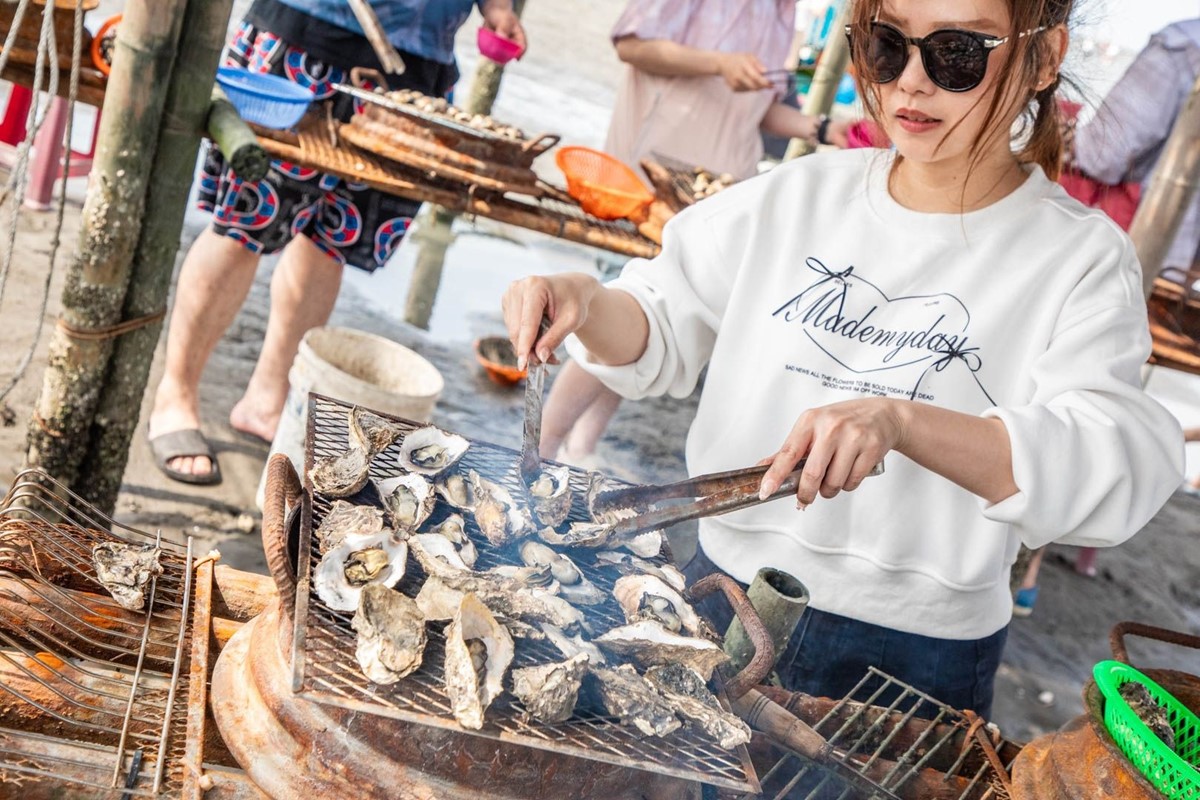 最低100元「不限時玩整天」!體驗挖蛤蜊、烤蚵吃到飽,高CP值一日遊行程 最低100元「不限時玩整天」!體驗挖蛤蜊、烤蚵吃到飽,高CP值一日遊行程