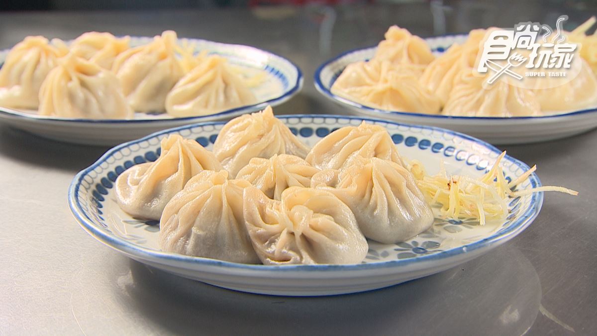 「秀水湯包」主打現包現蒸的湯包。