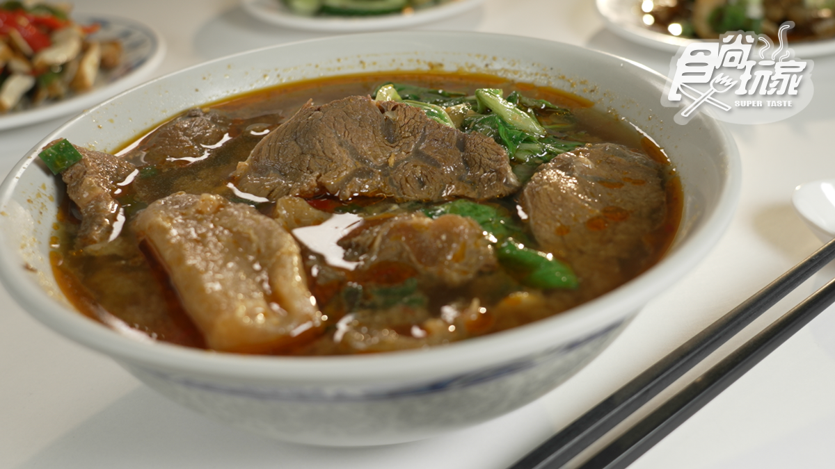 「劉記川味牛肉麵」是祖傳三代牛肉麵老店。