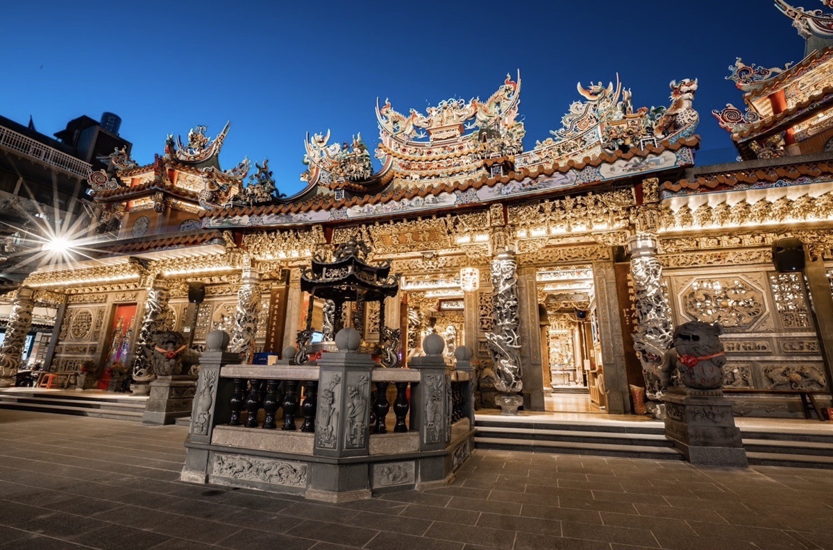 神農宮夜間廟埕一景。（圖片來源：神農宮）