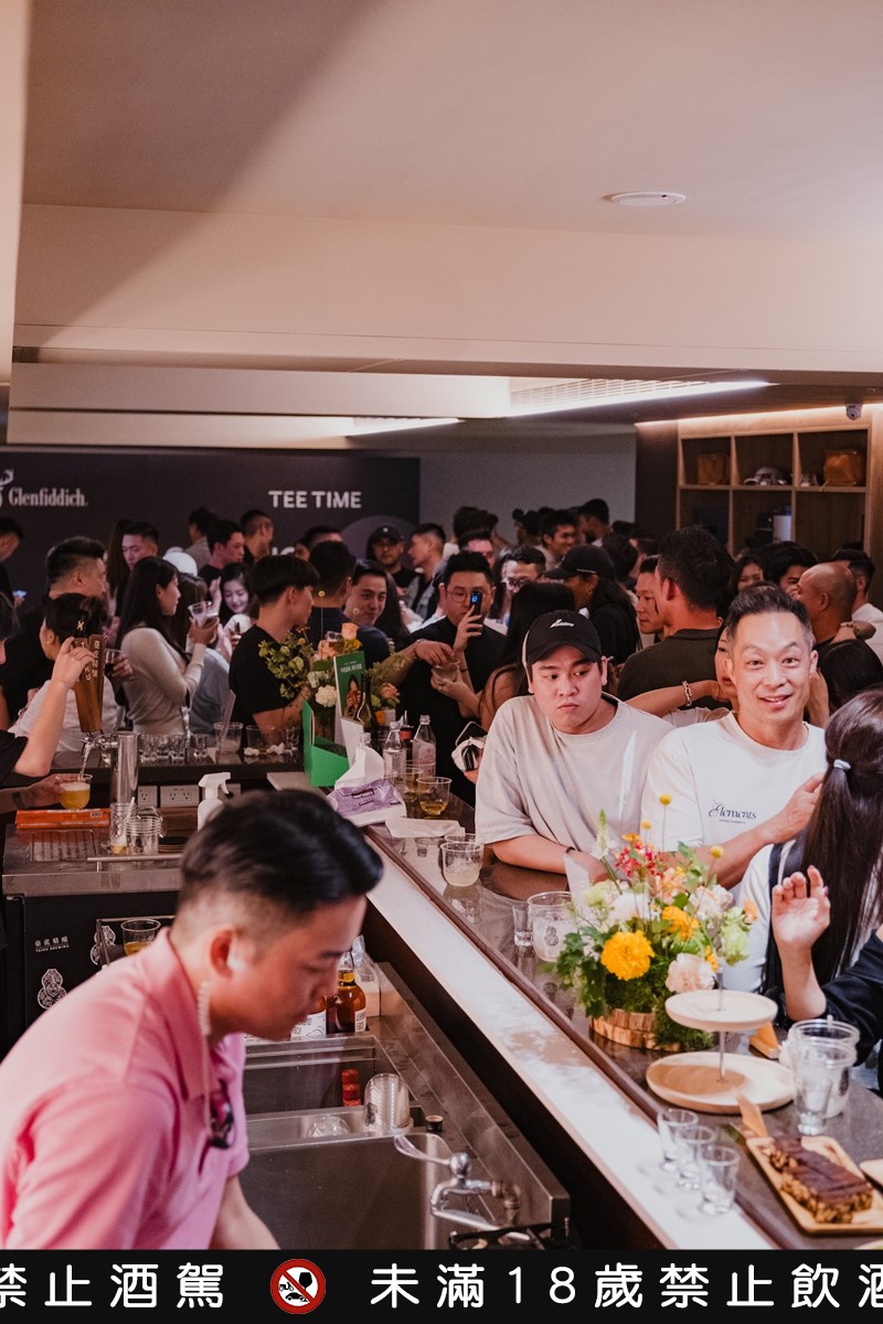 新手也能嗨玩!台北全新「室內高爾夫球場」,大明星指定場地、免費帶外食開趴 新手也能嗨玩!台北全新「室內高爾夫球場」,大明星指定場地、免費帶外食開趴