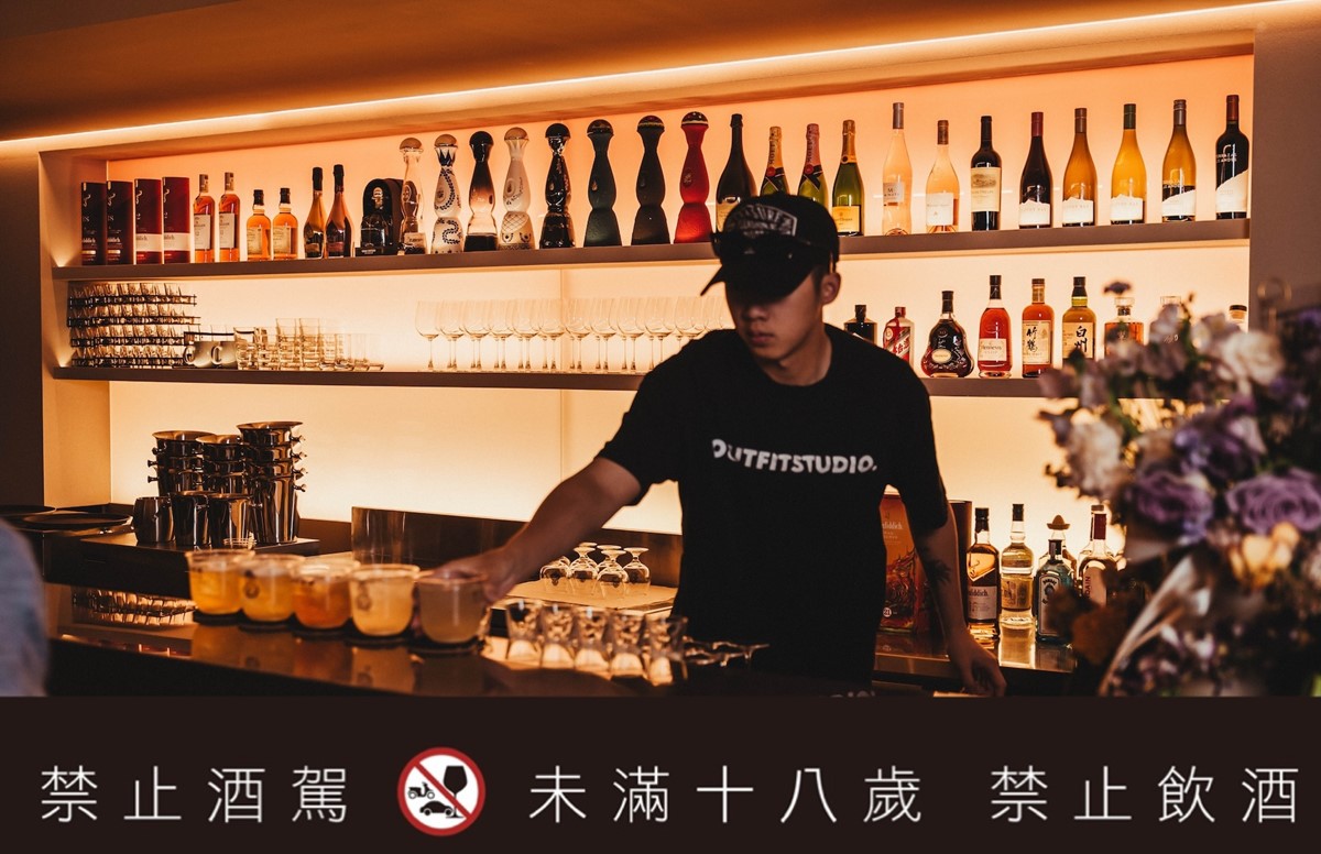 新手也能嗨玩!台北全新「室內高爾夫球場」,大明星指定場地、免費帶外食開趴 新手也能嗨玩!台北全新「室內高爾夫球場」,大明星指定場地、免費帶外食開趴