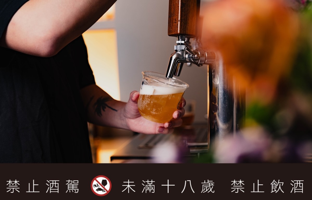 新手也能嗨玩!台北全新「室內高爾夫球場」,大明星指定場地、免費帶外食開趴 新手也能嗨玩!台北全新「室內高爾夫球場」,大明星指定場地、免費帶外食開趴