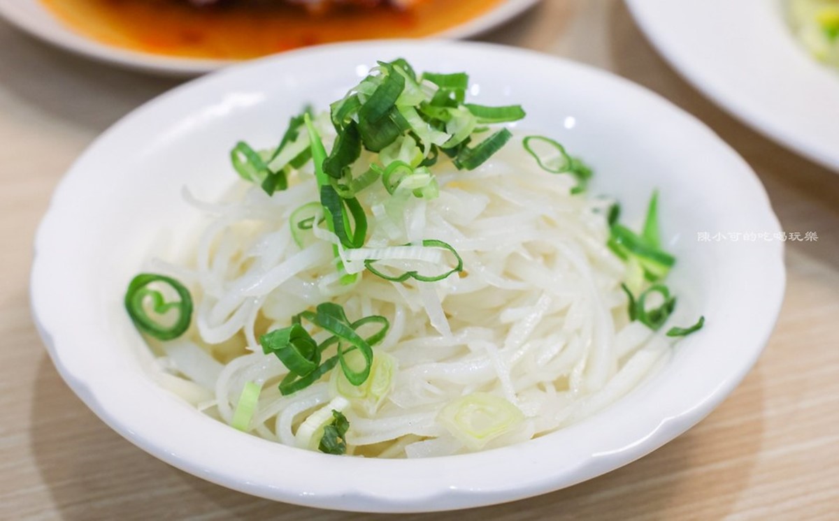 永和版「小鼎泰豐」再＋１！排骨蛋炒飯、皮蛋麵銷魂噴香，滿料雞湯也必點