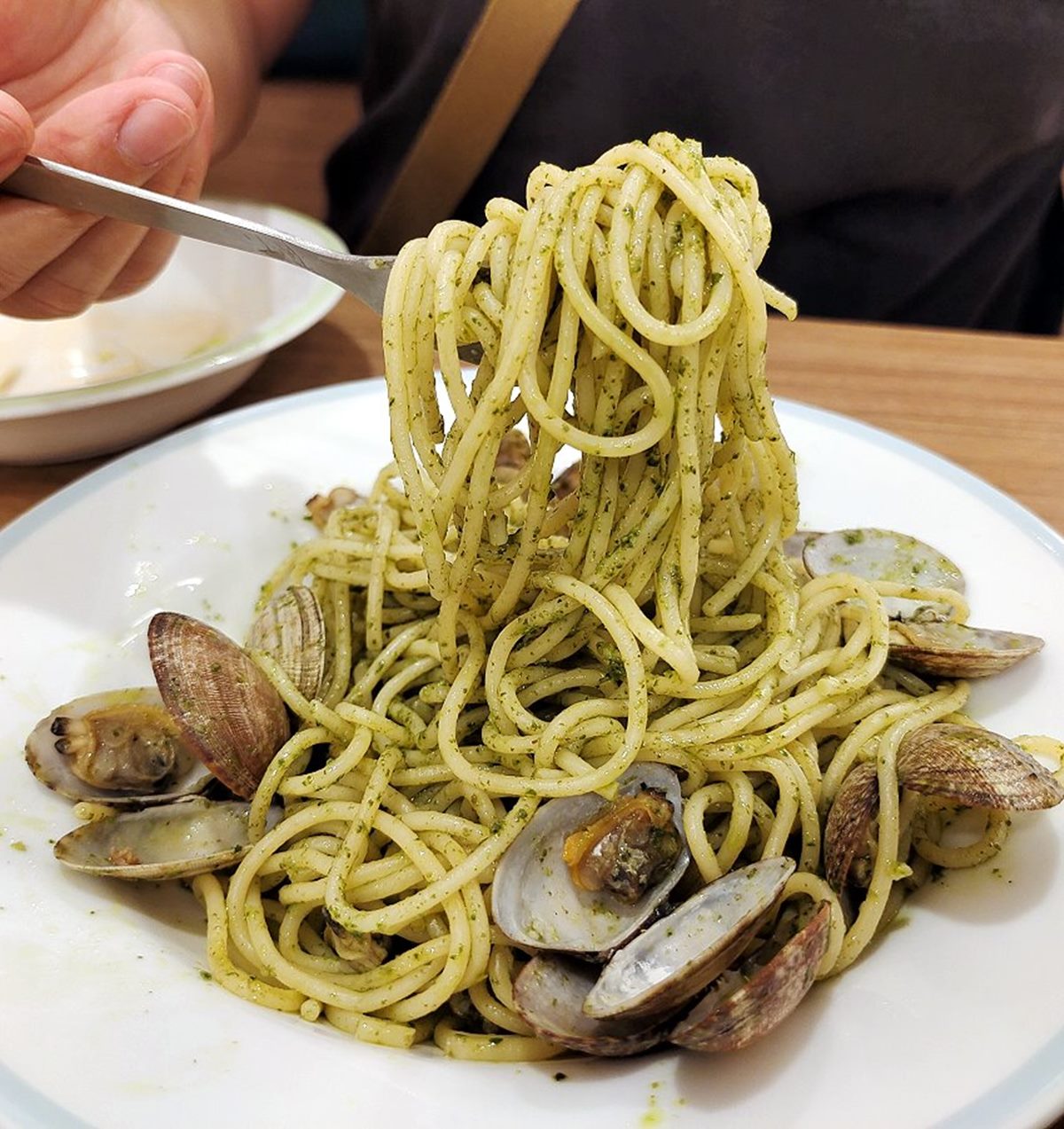 平價「義式料理」插旗南港！150元爽嗑主餐４選１＋佛卡夏，還有飲料喝到飽