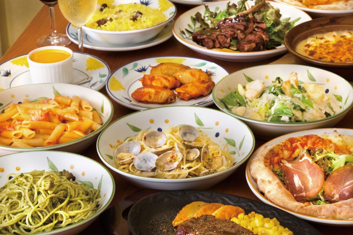 平價「義式料理」插旗南港！150元爽嗑主餐４選１＋佛卡夏，還有飲料喝到飽