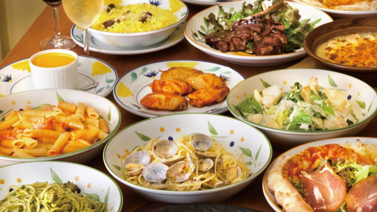 店內供應包含義大利麵、燉飯、焗烤、前菜、沙拉、甜點等。（圖片來源：翻攝自薩莉亞官網）
