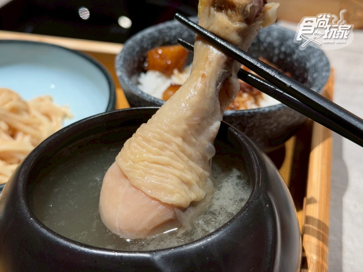 新開幕通通6折!全台第1家「高級小吃店」插旗桃園,最低45元起開吃主食 新開幕通通6折!全台第1家「高級小吃店」插旗桃園,最低45元起開吃主食