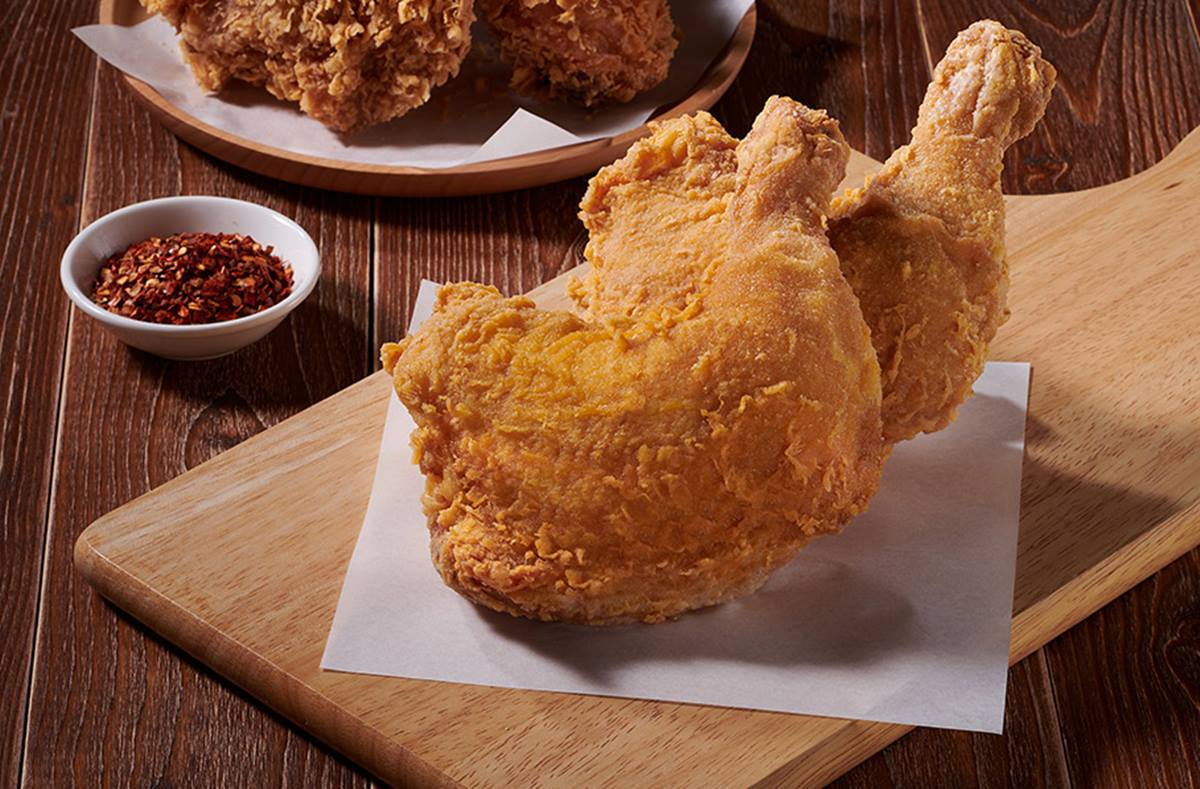 三商炸雞免費送「戰斧雞腿」！加碼搶烤雞翅買一送一，拿坡里炸雞只要40元