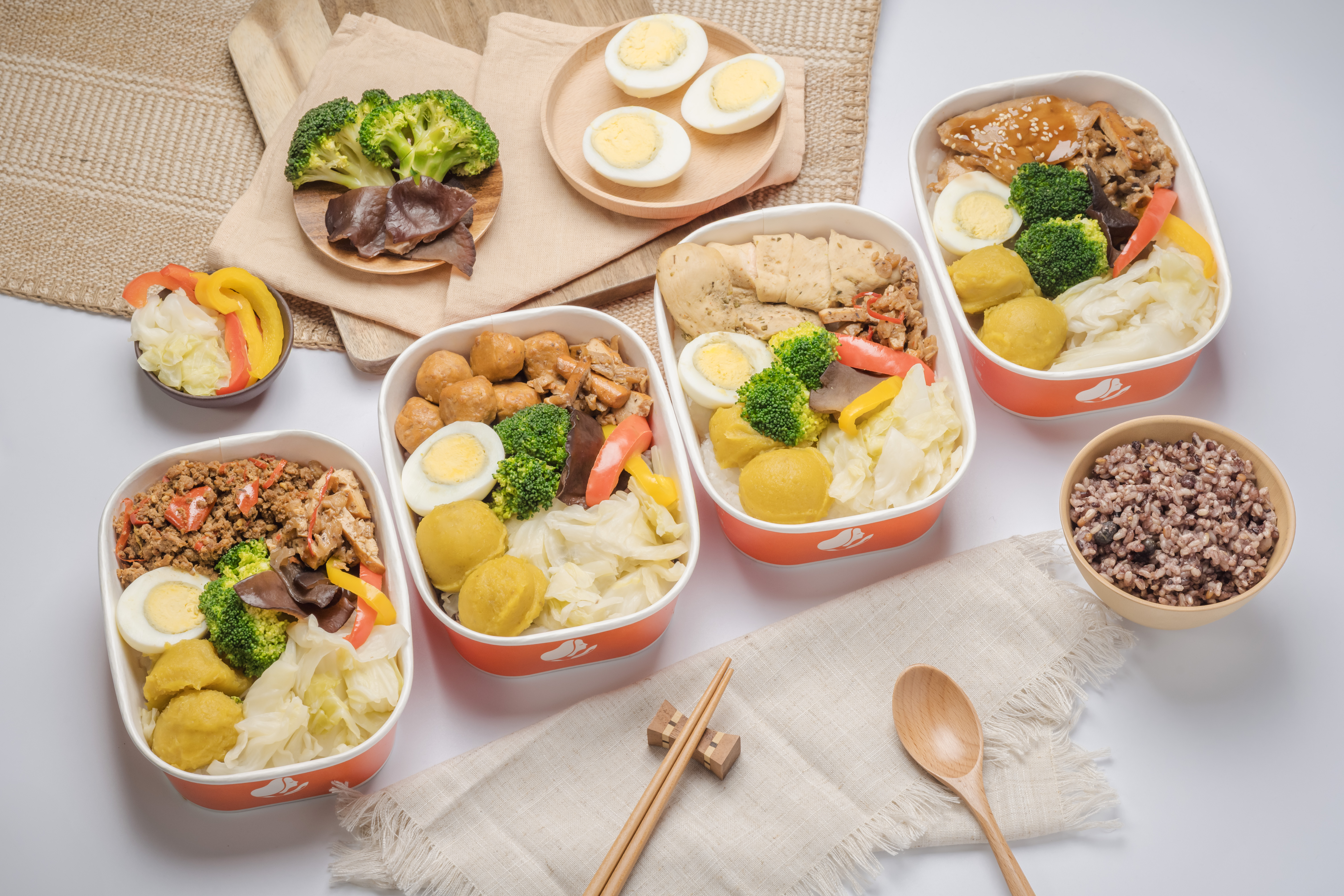 星巴克連３天買一送一！17款夏日夯品通通有，路易莎推99元健康餐盒