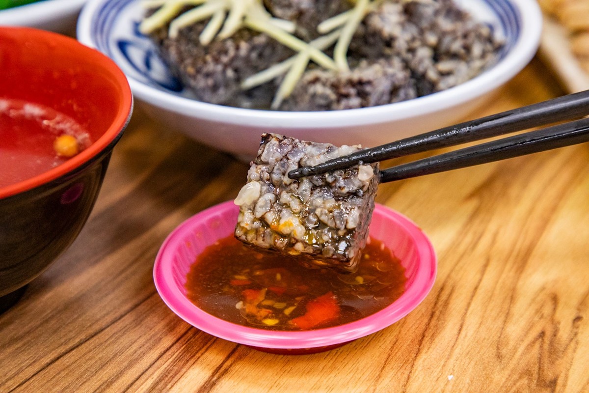 台中人激推高CP值鵝肉店!「鵝肉飯」肉量滿滿免百元,鵝肉湯免費喝到飽 台中人激推高CP值鵝肉店!「鵝肉飯」肉量滿滿免百元,鵝肉湯免費喝到飽