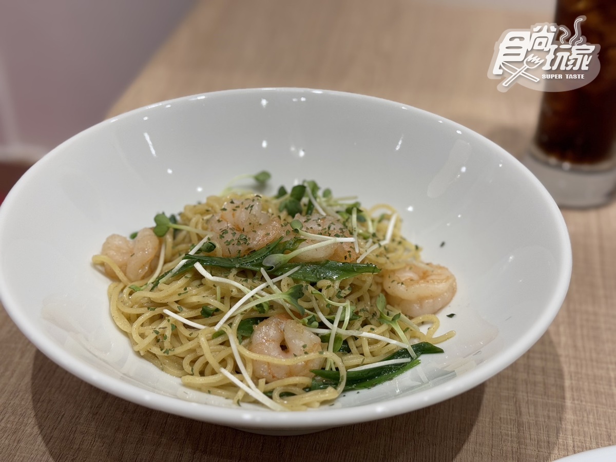 日本最大「巨無霸蛋包飯」登台！200款口味、推薦必點一覽，開幕免費送三麗鷗杯