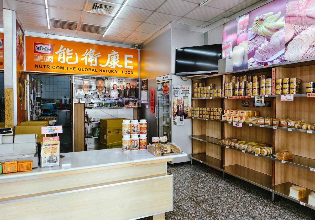 全台第一家「蘋果麵包創始店」在台中！童年回憶這裡買，製作過程公開