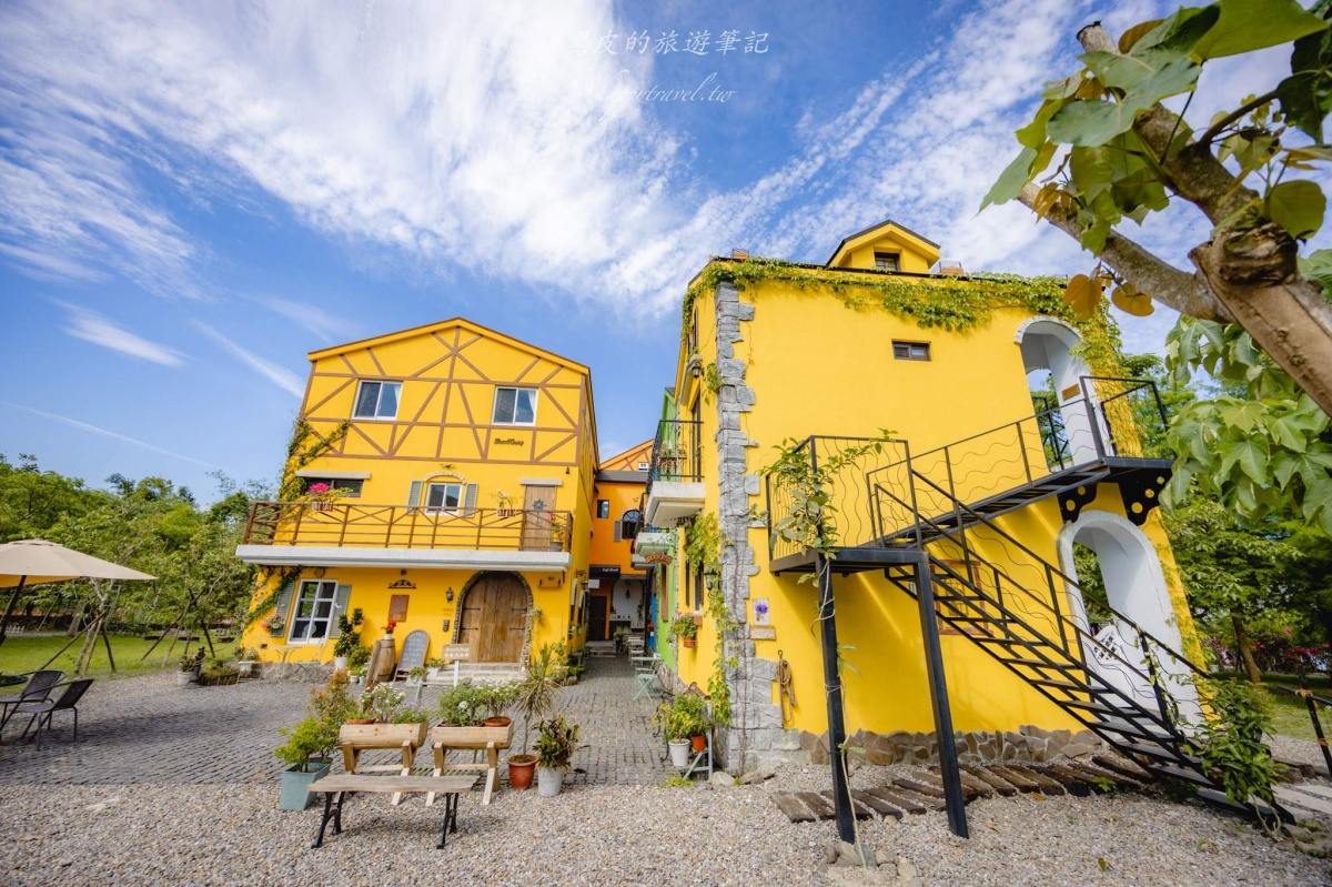 歐洲童話小鎮在這裡！隱藏在森林中的「千坪歐風民宿」，庭院下午茶好浪漫