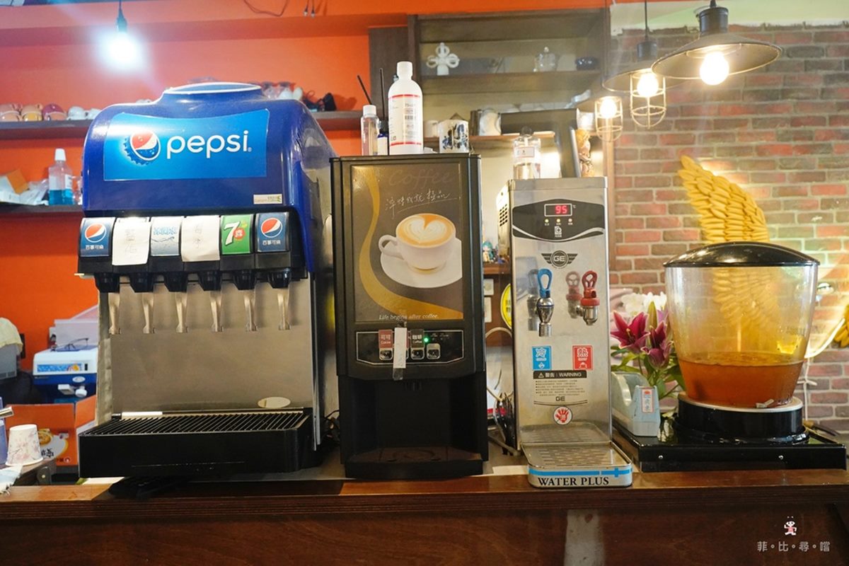 190元開吃牛排+自助吧!「威靈頓牛排」只要370元,鴨血臭豆腐、咖哩吃到飽 190元開吃牛排+自助吧!「威靈頓牛排」只要370元,鴨血臭豆腐、咖哩吃到飽