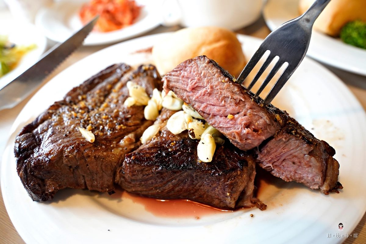 190元開吃牛排+自助吧!「威靈頓牛排」只要370元,鴨血臭豆腐、咖哩吃到飽 190元開吃牛排+自助吧!「威靈頓牛排」只要370元,鴨血臭豆腐、咖哩吃到飽