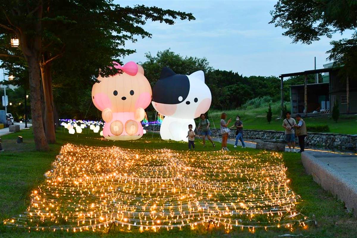 LINE FRIENDS minini出沒彰化!全台首場大型戶外展登場,打卡8大超萌角色(中獎公布) LINE FRIENDS minini出沒彰化!全台首場大型戶外展登場,打卡8大超萌角色(中獎公布)