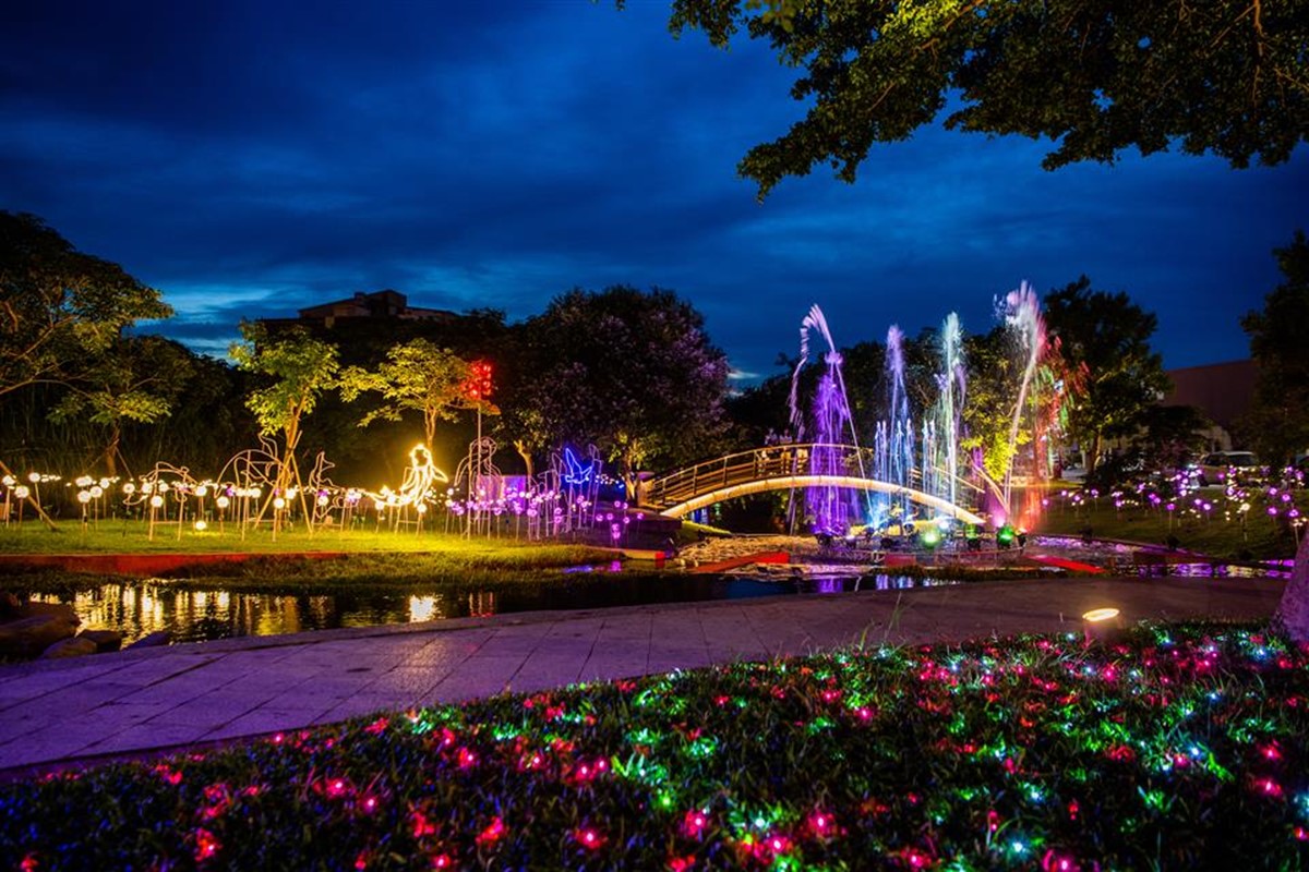 LINE FRIENDS minini出沒彰化!全台首場大型戶外展登場,打卡8大超萌角色(中獎公布) LINE FRIENDS minini出沒彰化!全台首場大型戶外展登場,打卡8大超萌角色(中獎公布)