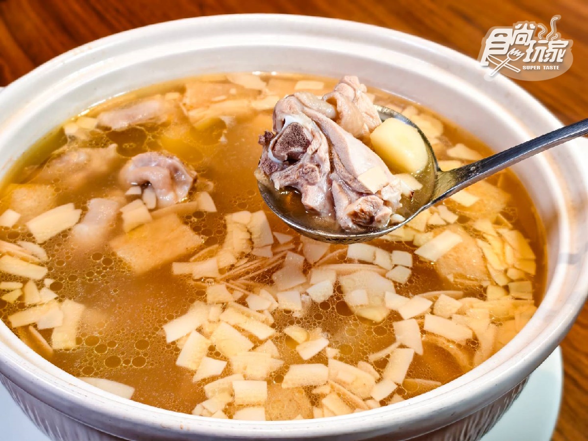 台北必吃私廚！新菜單乾隆白菜、手掌大龍鱈超有哏，還有超狂椰汁雞湯