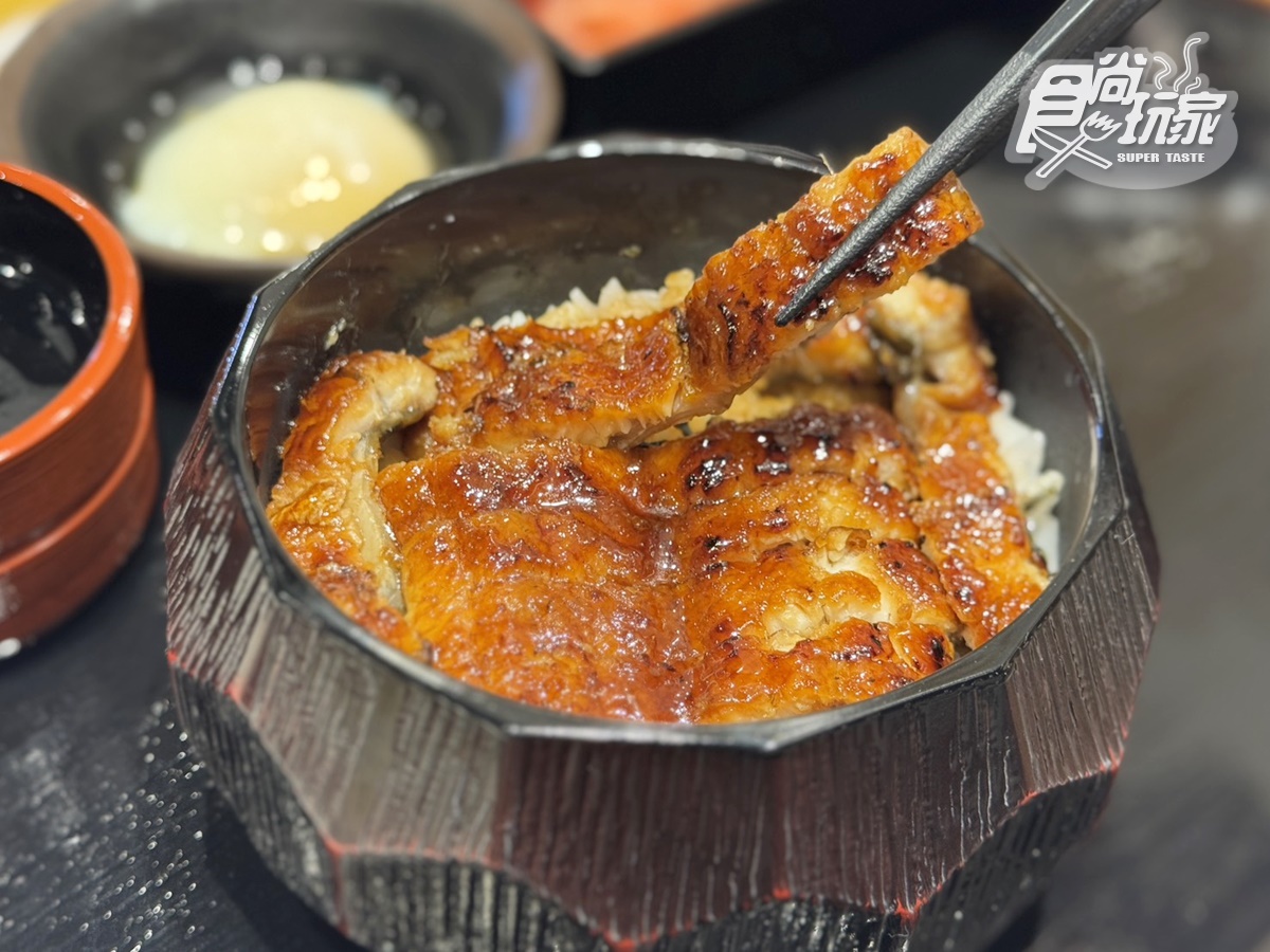 巨無霸「一本鰻魚飯」半價嗑!395元爽嗑整尾鰻魚套餐,加碼搶買一送一優惠 巨無霸「一本鰻魚飯」半價嗑!395元爽嗑整尾鰻魚套餐,加碼搶買一送一優惠