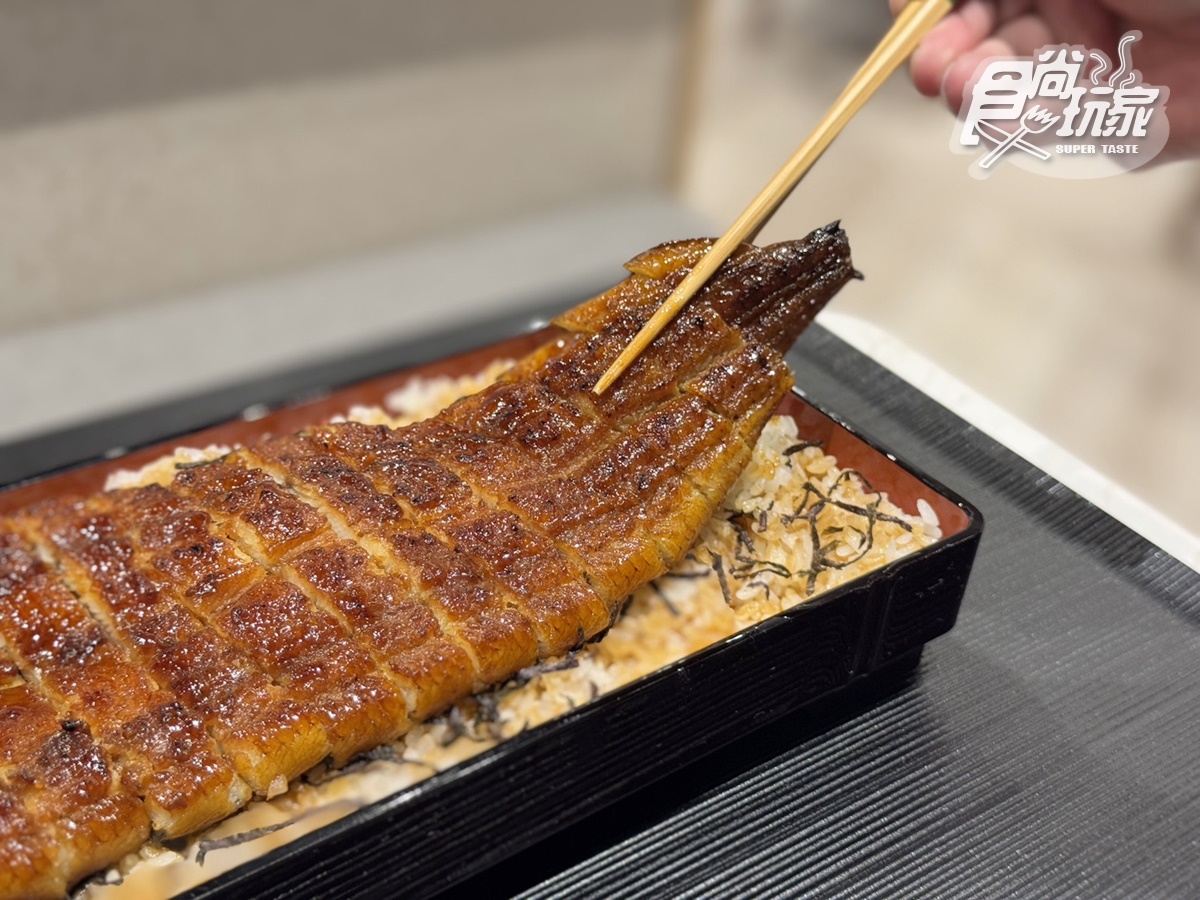 巨無霸「一本鰻魚飯」半價嗑!395元爽嗑整尾鰻魚套餐,加碼搶買一送一優惠 巨無霸「一本鰻魚飯」半價嗑!395元爽嗑整尾鰻魚套餐,加碼搶買一送一優惠