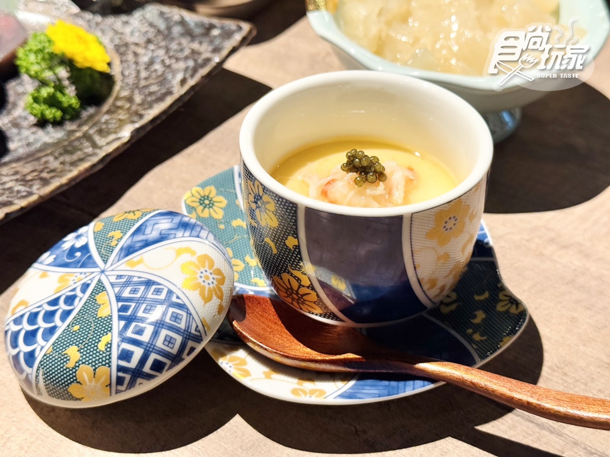 每道150元有找!高CP值「日式無菜單火鍋」嗑現撈龍蝦+A5和牛,免費送金箔冰 每道150元有找!高CP值「日式無菜單火鍋」嗑現撈龍蝦+A5和牛,免費送金箔冰