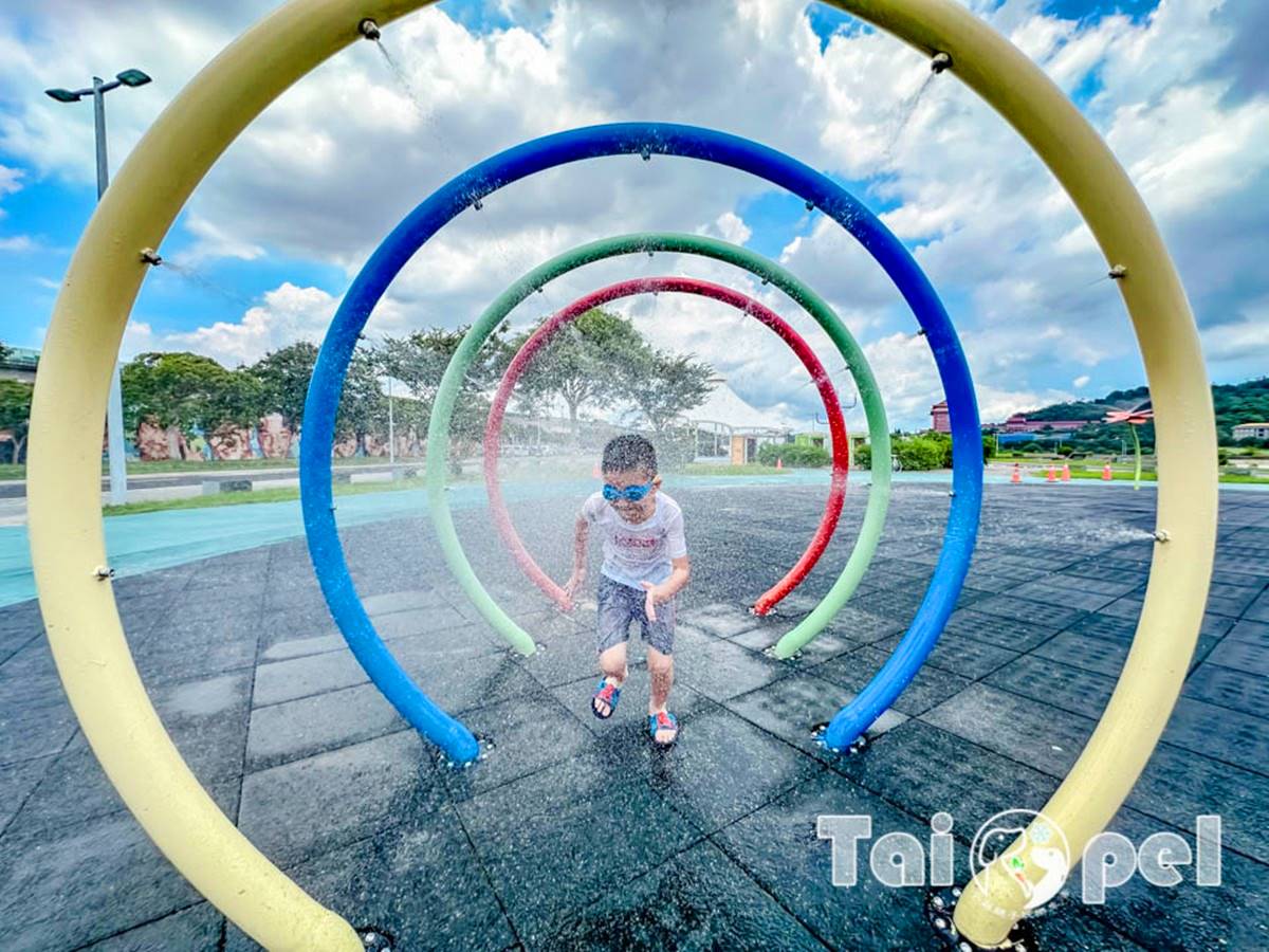 台北免費玩水景點!「大佳河濱公園」戲水區開放了,加碼推薦銅板價水上樂園 台北免費玩水景點!「大佳河濱公園」戲水區開放了,加碼推薦銅板價水上樂園