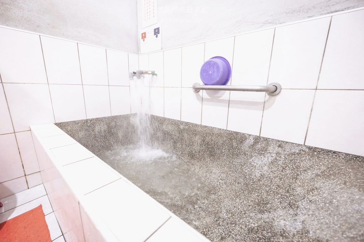 2025台東光祭:夢幻聲光展演+知本美食推薦,夜遊必看亮點 2025台東光祭:夢幻聲光展演+知本美食推薦,夜遊必看亮點