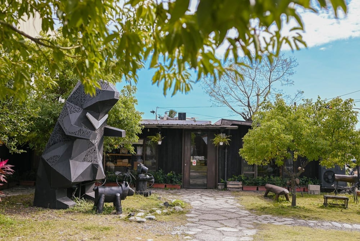 2025台東光祭:夢幻聲光展演+知本美食推薦,夜遊必看亮點 2025台東光祭:夢幻聲光展演+知本美食推薦,夜遊必看亮點