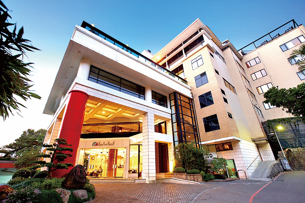 用不到的傘別丟!北投溫泉飯店「持傘免費換泡湯券」,9種SPA池不限時任你泡 用不到的傘別丟!北投溫泉飯店「持傘免費換泡湯券」,9種SPA池不限時任你泡