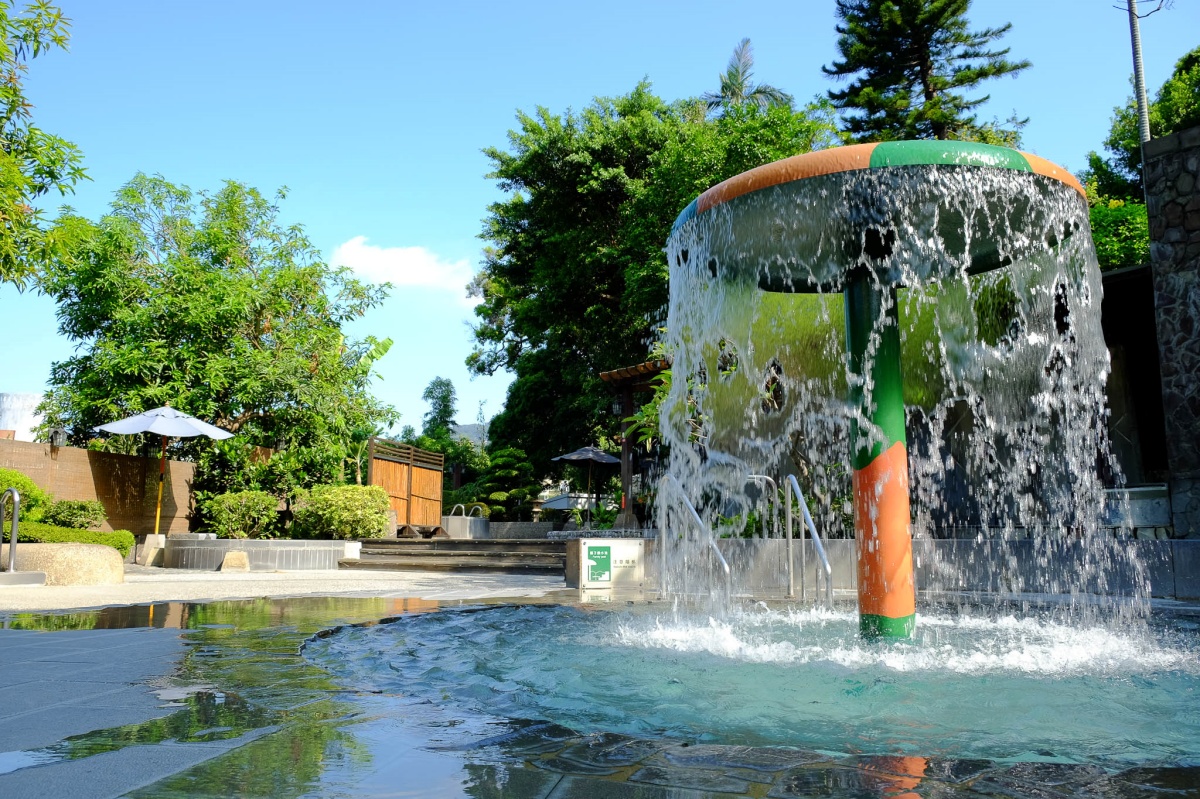 用不到的傘別丟!北投溫泉飯店「持傘免費換泡湯券」,9種SPA池不限時任你泡 用不到的傘別丟!北投溫泉飯店「持傘免費換泡湯券」,9種SPA池不限時任你泡